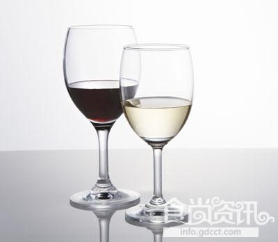 干红葡萄酒怎么喝_干红与干白的区别