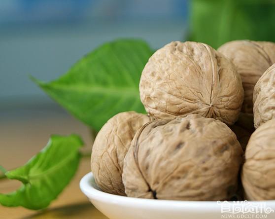 【食材选购】怎样才能挑选好核桃 核桃的选购技巧