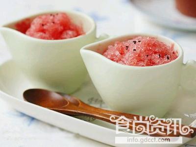 西瓜很忙 西瓜沙冰清凉一刻