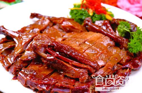 湖南特色美食 皮香肉酥酱板鸭