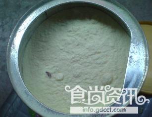美赞臣奶粉喝出虫子 总部回应：赔偿不可能