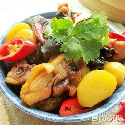 腊鸡腿怎么烧好吃  腊鸡腿烧土豆的做法