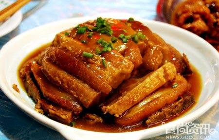 芋头扣肉的家常做法 简单好美味