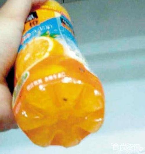 果粒橙饮料未开封出现不明黑色物体