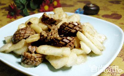 荸荠怎么做好吃呢？荸荠炒腰花