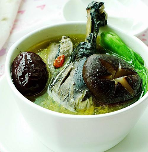 冬菇乌鸡汤