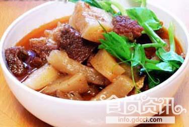 冬季养生:牛肉炖萝卜的做法_牛肉炖萝卜怎么做