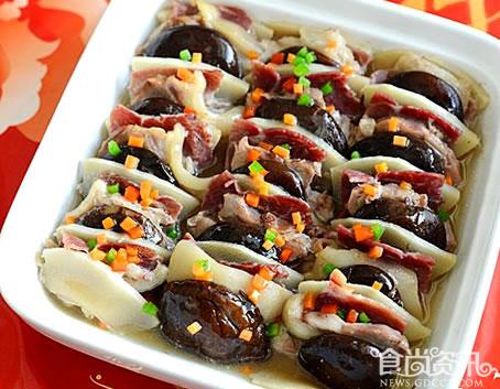 火腿炖肘子的家常做法