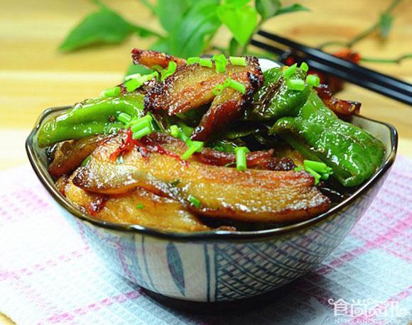 青椒回锅肉的做法  青椒回锅肉最正宗的做法