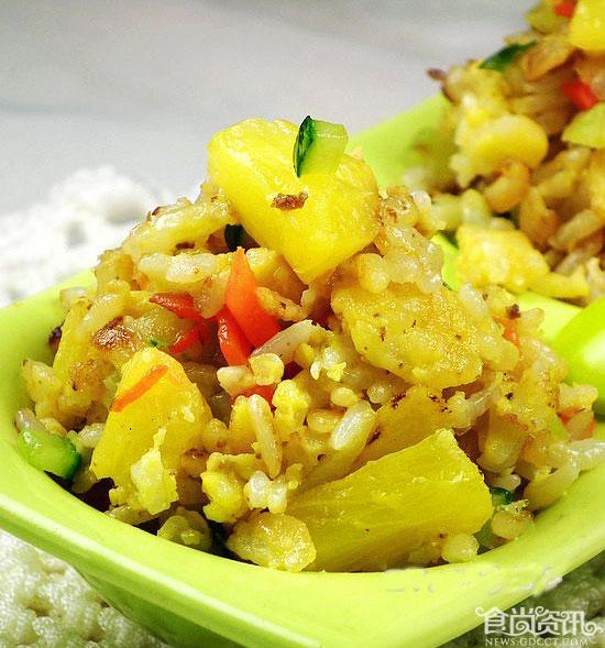 菠萝炒饭怎么做  菠萝炒饭的家常做法
