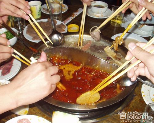 夏季经常腹泻腹痛　怎么办！