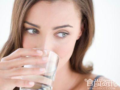 夏季养生小常识：喝水解渴篇