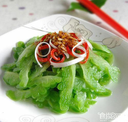 大暑吃什么？凉拌苦瓜清热祛暑