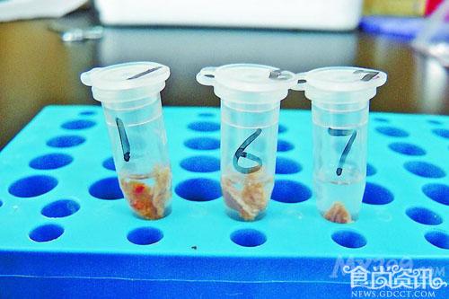 假羊肉“中毒” 哈尔滨13个烧烤摊4处假羊肉