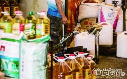 长沙整顿无证散装地沟油 日销40吨