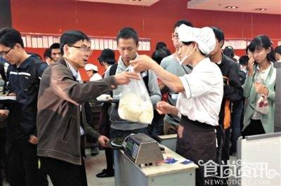 北大食堂限购馒头等主食 教你自制紫薯馒头的做法